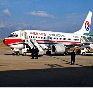 长白山机场货运航空快运业稳步发展的原因是什么？